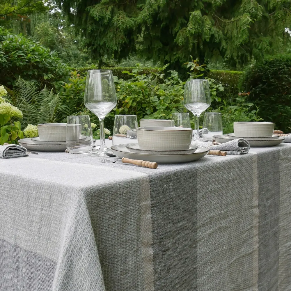 Linge de table textile - NAPPE ET SERVIETTES FIDJI - CHARVET EDITIONS