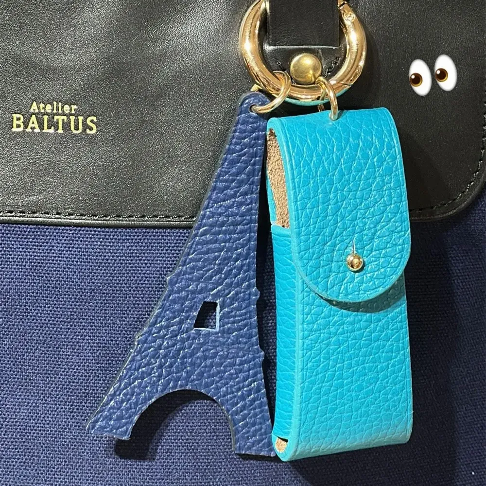 Petite maroquinerie - Porte-clé / Bijou de sac Tour Eiffel en cuir - ATELIER BALTUS