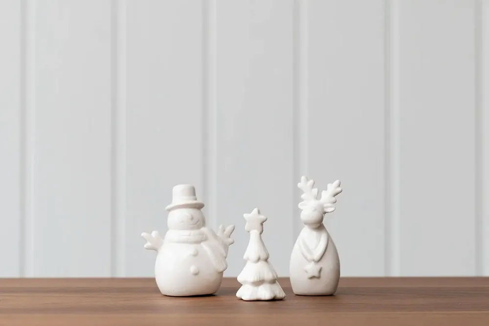 Autres décorations de Noël - Petit renne blanc en céramique - WE LOVE SEASONS