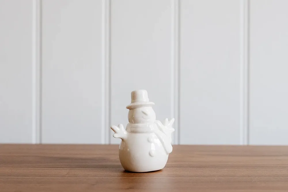 Décorations pour tables de Noël - Petit bonhomme de neige blanc en céramique - WE LOVE SEASONS