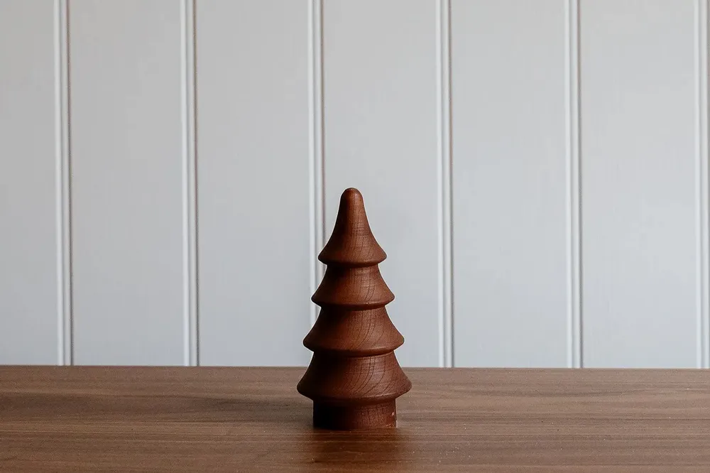 Décorations pour tables de Noël - Wooden Medium Brown Christmas Tree - WE LOVE SEASONS