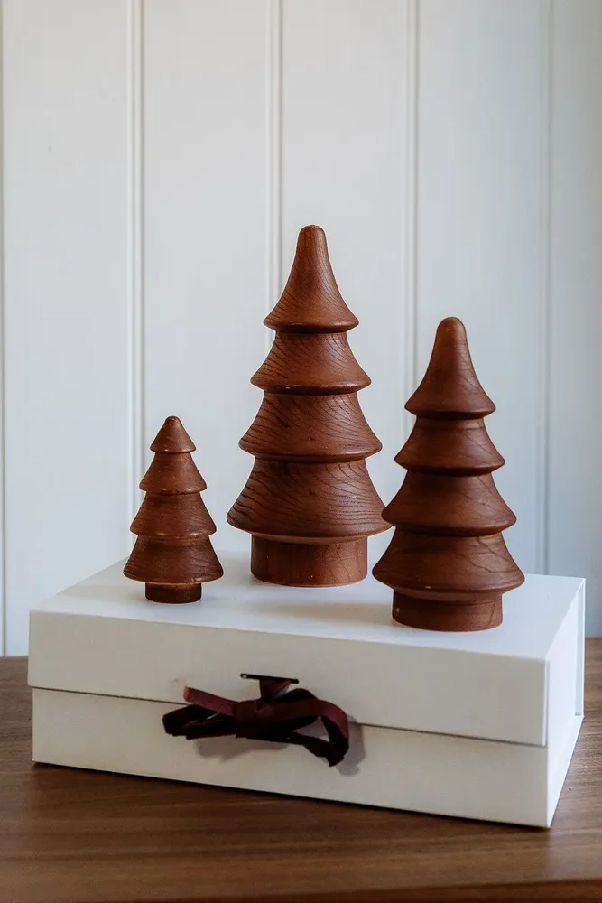 Décorations pour tables de Noël - Wooden Medium Brown Christmas Tree - WE LOVE SEASONS
