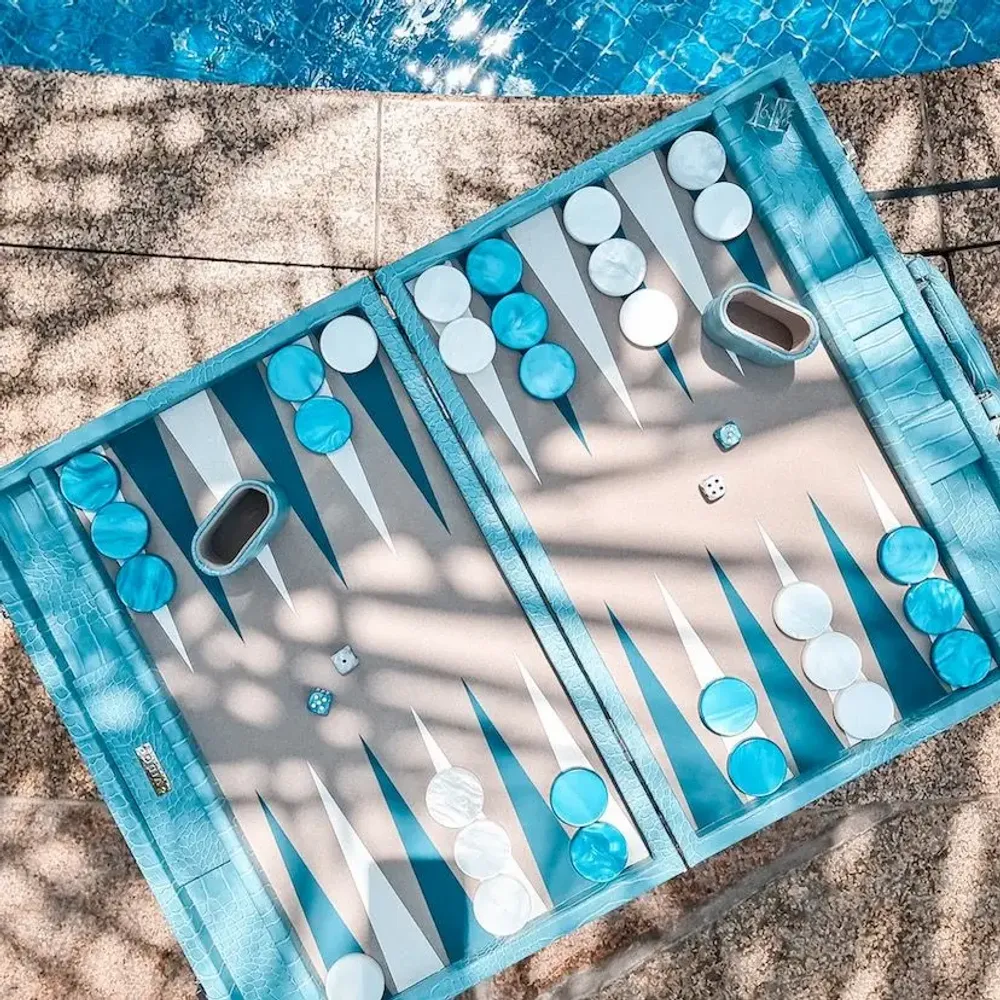 Objets de décoration - Jeu de Backgammon Bleu - Cuir Vegan Alligator - Medium - VIDO LUXURY BOARD GAMES