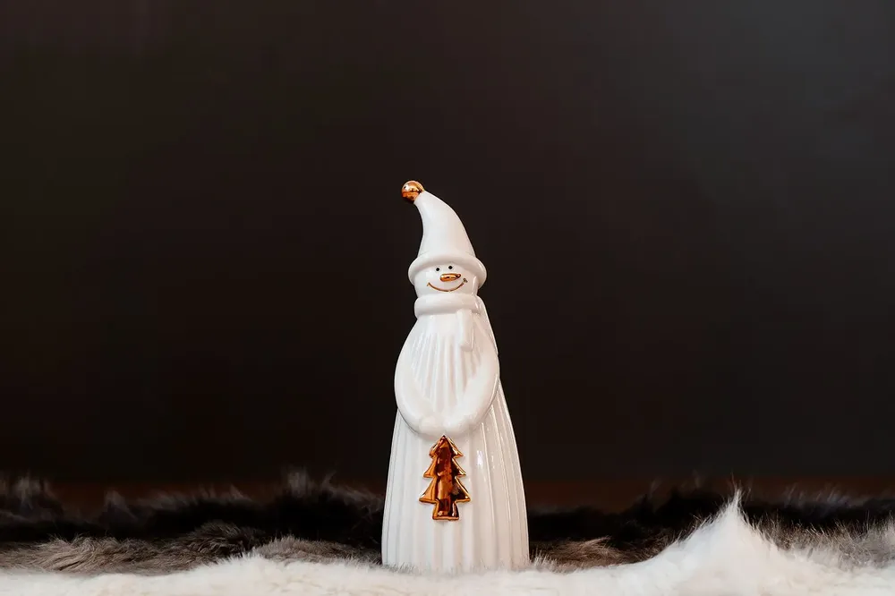 Décorations pour tables de Noël - Bonhomme de neige blanc et doré en céramique - WE LOVE SEASONS