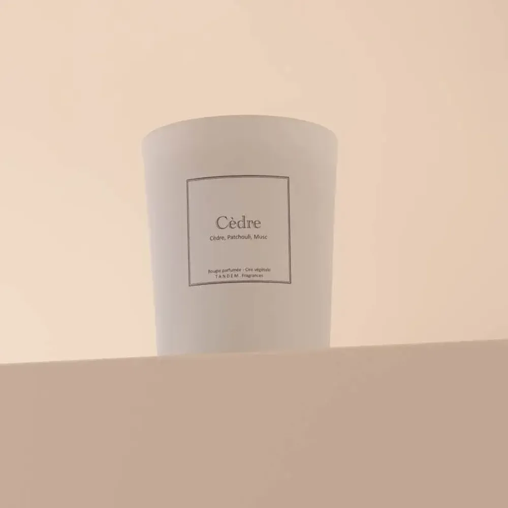 Bougies - Bougie Cèdre verre blanc 180g - Cire 100% végétale - TANDEM FRAGRANCES