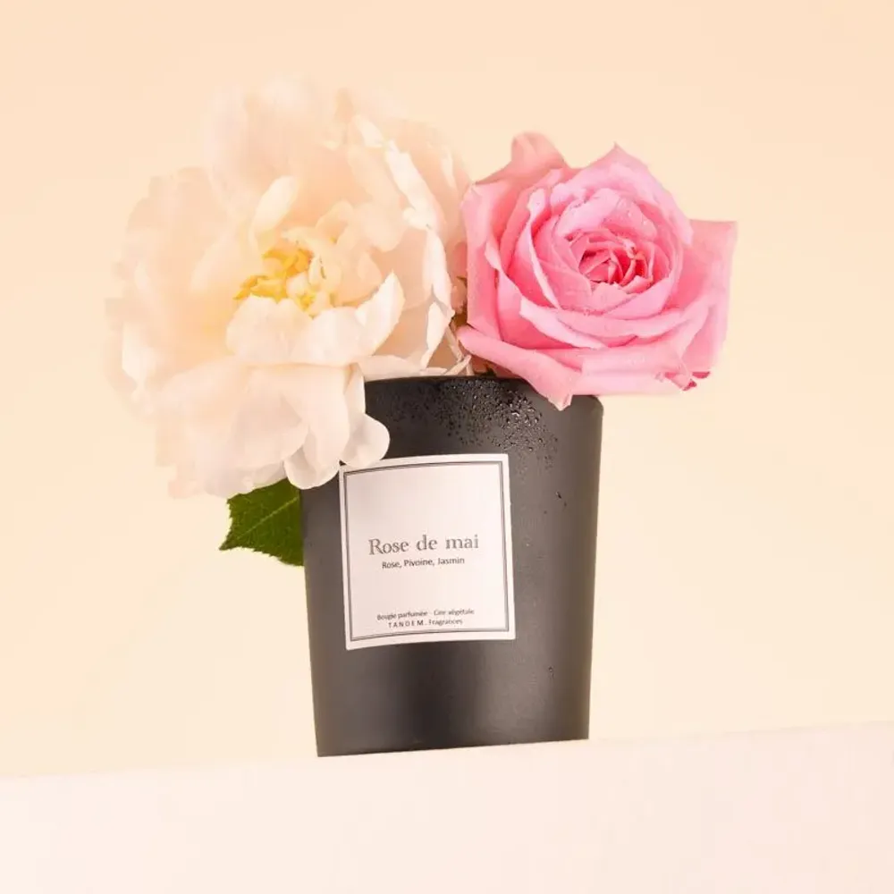 Candles - May rose scented candle black glass - 6,40oz 100% vegetable glass - TANDEM FRAGRANCES
