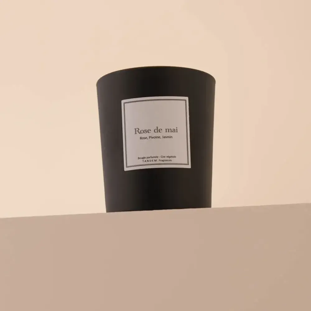 Candles - May rose scented candle black glass - 6,40oz 100% vegetable glass - TANDEM FRAGRANCES