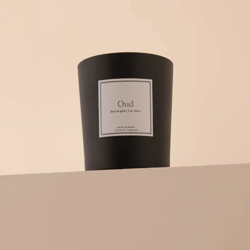 Candles - Oud scented candle black glass - 6,40oz 100% vegetable wax - TANDEM FRAGRANCES