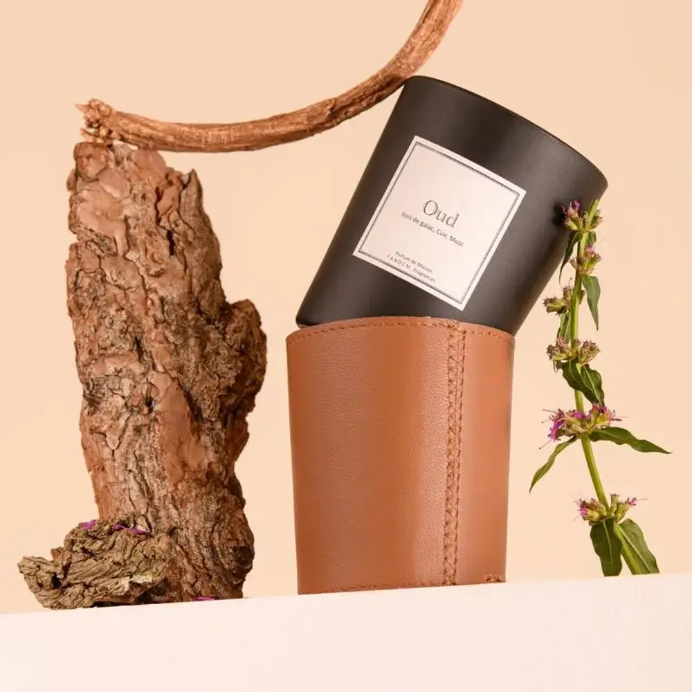 Candles - Oud scented candle black glass - 6,40oz 100% vegetable wax - TANDEM FRAGRANCES