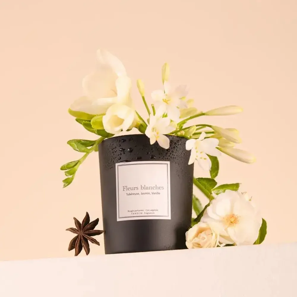 Candles - White flowers scented candle black glass - 6,40oz 100% vegetable wax - TANDEM FRAGRANCES