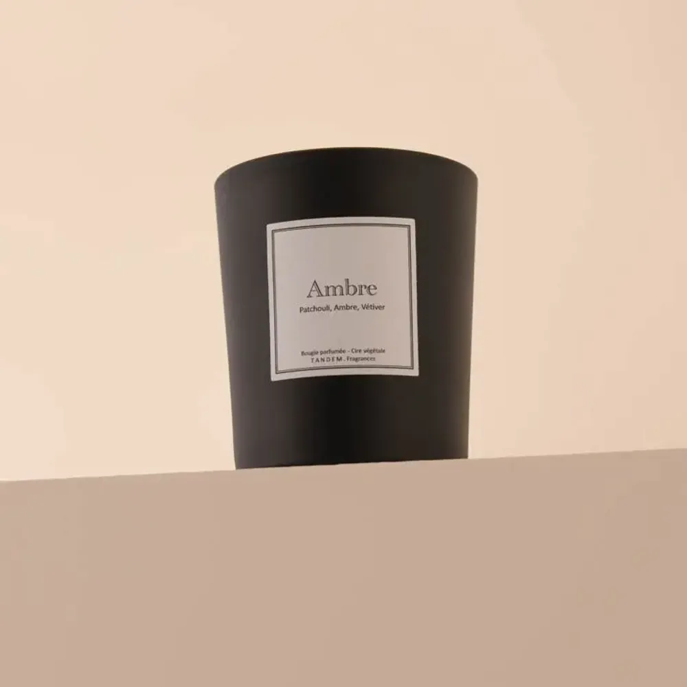 Candles - Amber scented candle black glass - 6,40oz 100% vegetable wax - TANDEM FRAGRANCES