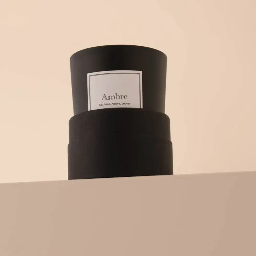 Candles - Amber scented candle black glass - 6,40oz 100% vegetable wax - TANDEM FRAGRANCES