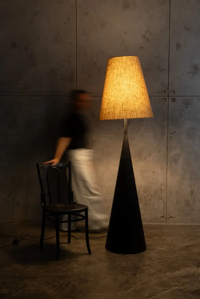 Floor lamps - Vereteno Sculptural Floor Lamp - PLETOSTUDIO