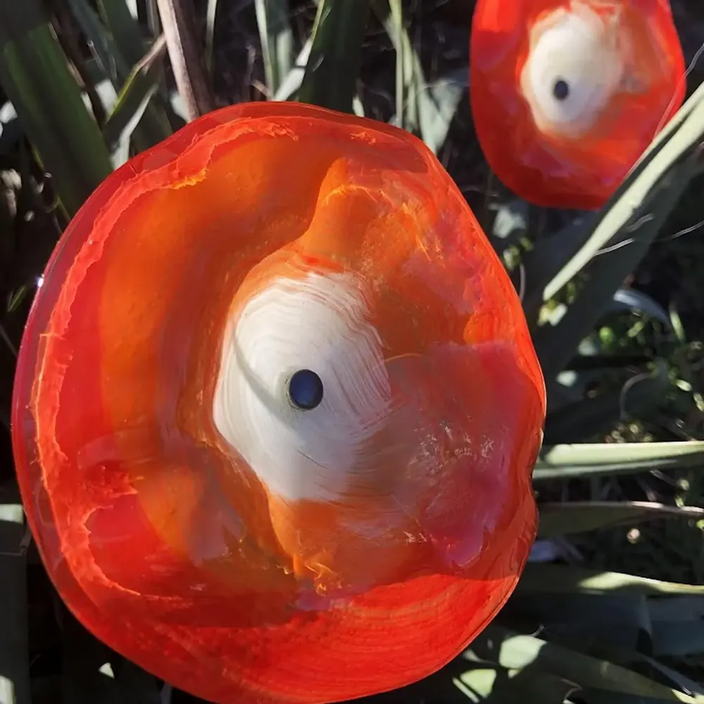 Floral decoration - Red-white, medium swirling glass flower - CARNEOL GLASS