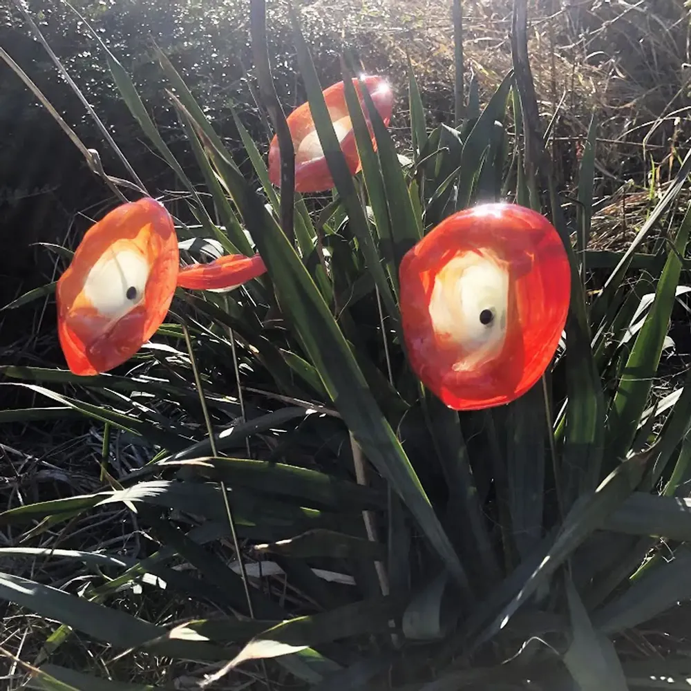 Floral decoration - Red-white, medium swirling glass flower - CARNEOL GLASS