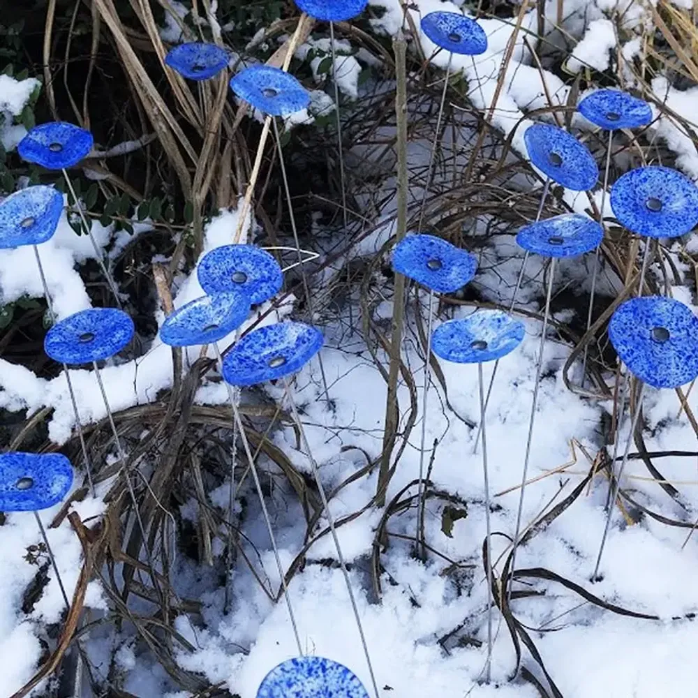 Floral decoration - Round flower for outdoor in transparent, dark blue, light blue colour - CARNEOL GLASS
