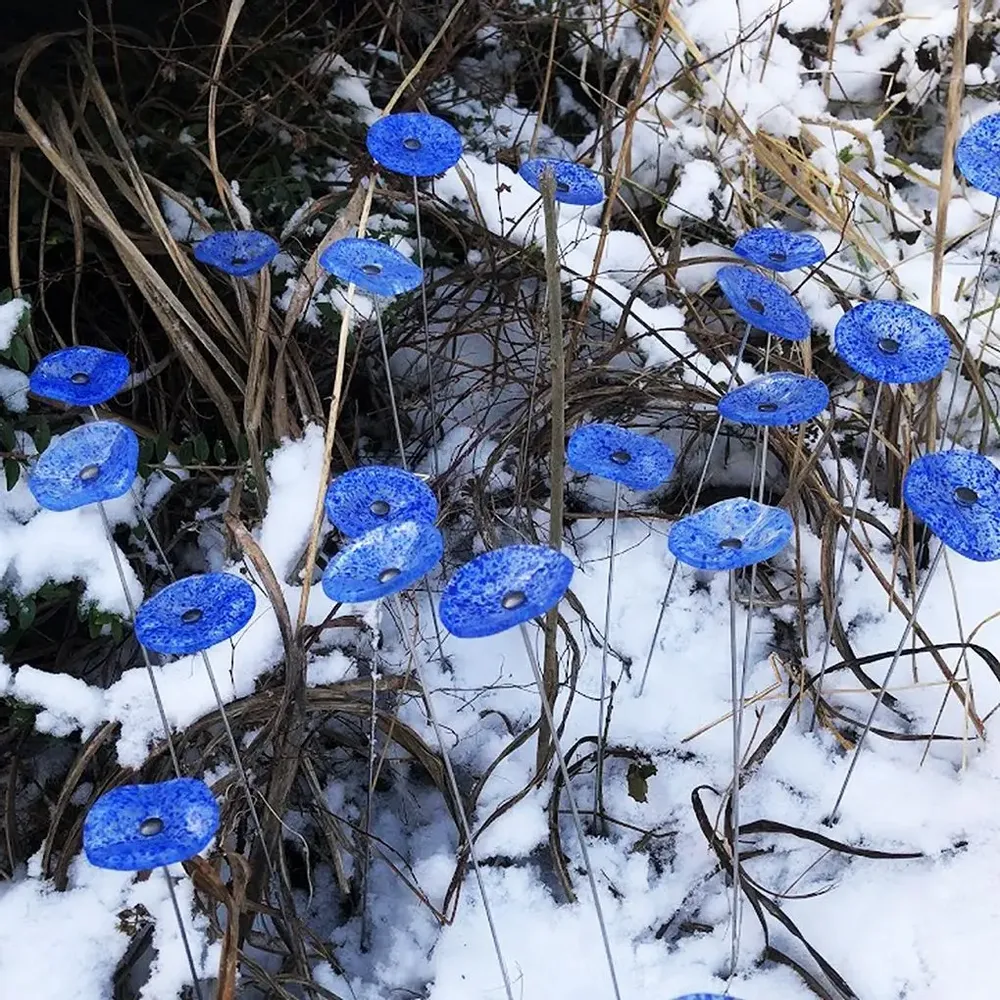 Floral decoration - Round flower for outdoor in transparent, dark blue, light blue colour - CARNEOL GLASS