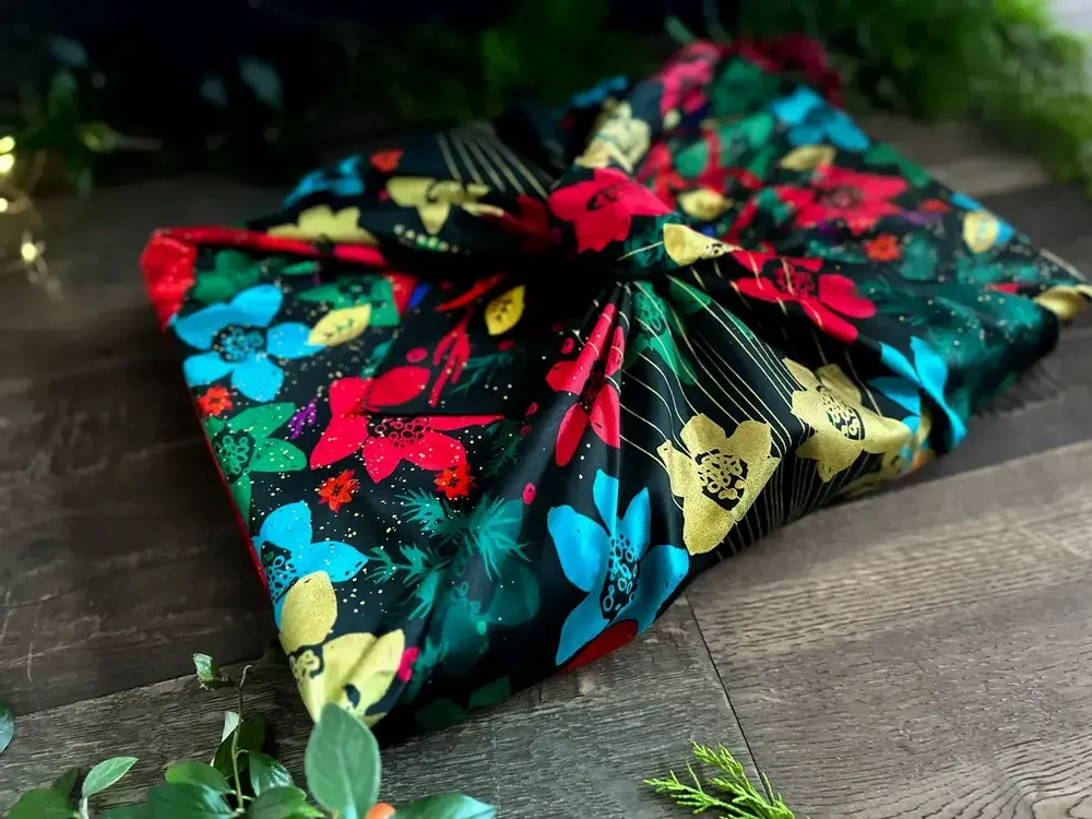 Gifts - Reusable Gift Wrap Satin Luxe – The Deer & Reflection - CARÉDEAU PAPIER CADEAU RÉUTILISABLE