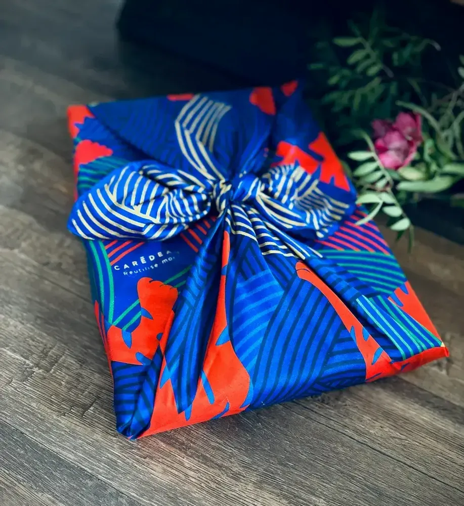 Gifts - Reusable Gift Wrap Satin Luxe – Mistletoe Garden - CARÉDEAU PAPIER CADEAU RÉUTILISABLE