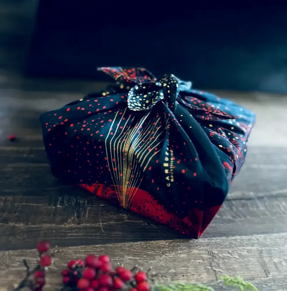 Gifts - Reusable Gift Wrap Satin Luxe – Star of Peace - CARÉDEAU PAPIER CADEAU RÉUTILISABLE