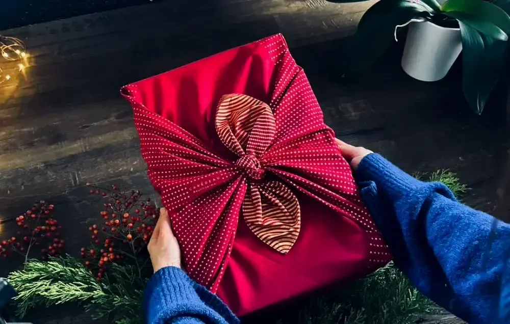 Cadeaux - Pack Famille Furoshiki – Aventureux Rouge Bordeaux - CARÉDEAU PAPIER CADEAU RÉUTILISABLE