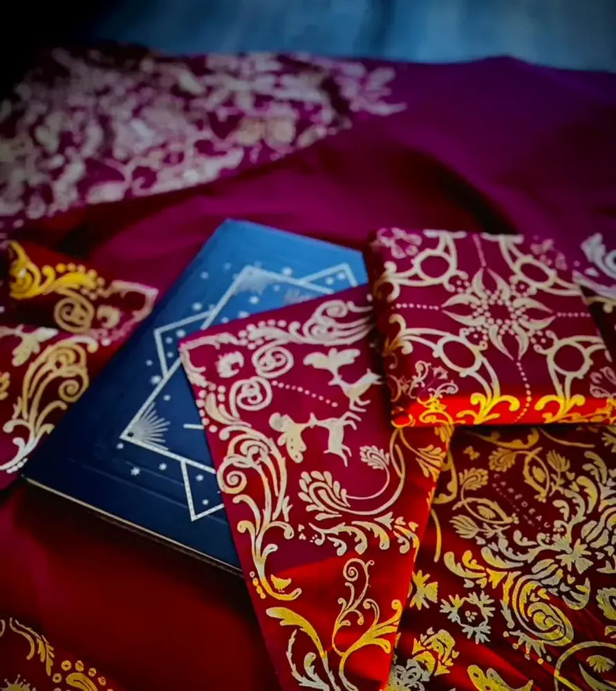 Cadeaux - Pack Famille Furoshiki – Mystérieux Rouge Bordeaux - CARÉDEAU PAPIER CADEAU RÉUTILISABLE