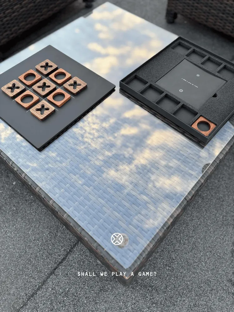 Cadeaux - Plateau de jeu Tic Tac Toe - Bois d'Ovangkol et d'acajou africain - SHALL WE PLAY A GAME?