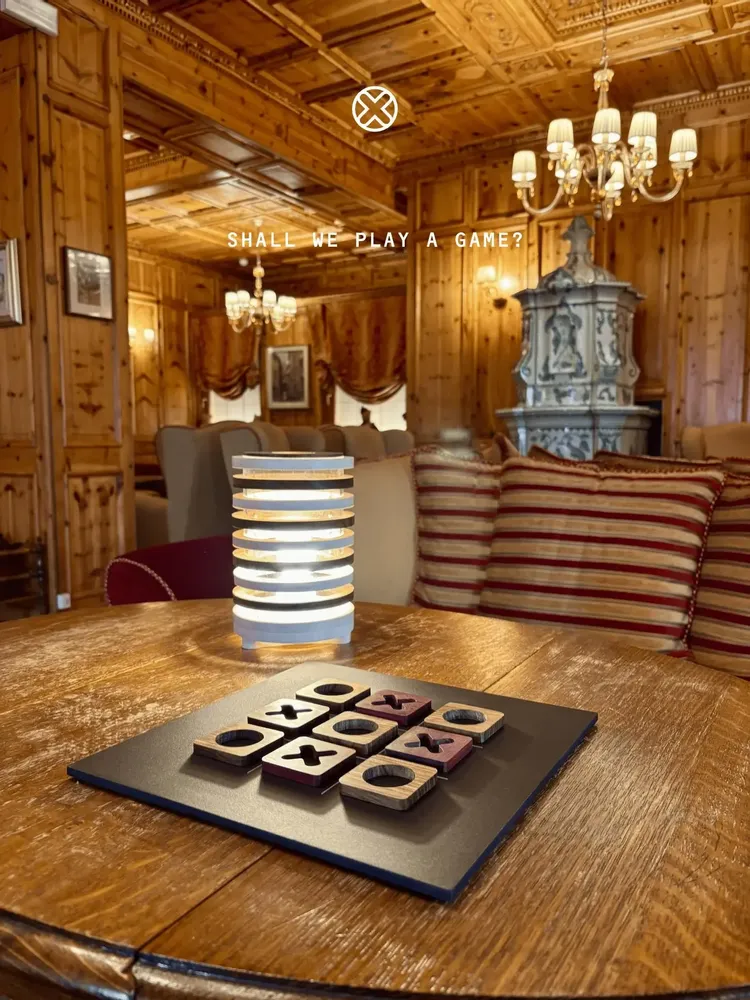 Cadeaux - Plateau de jeu Tic Tac Toe - Bois d'amarante et d'ovangkol - SHALL WE PLAY A GAME?