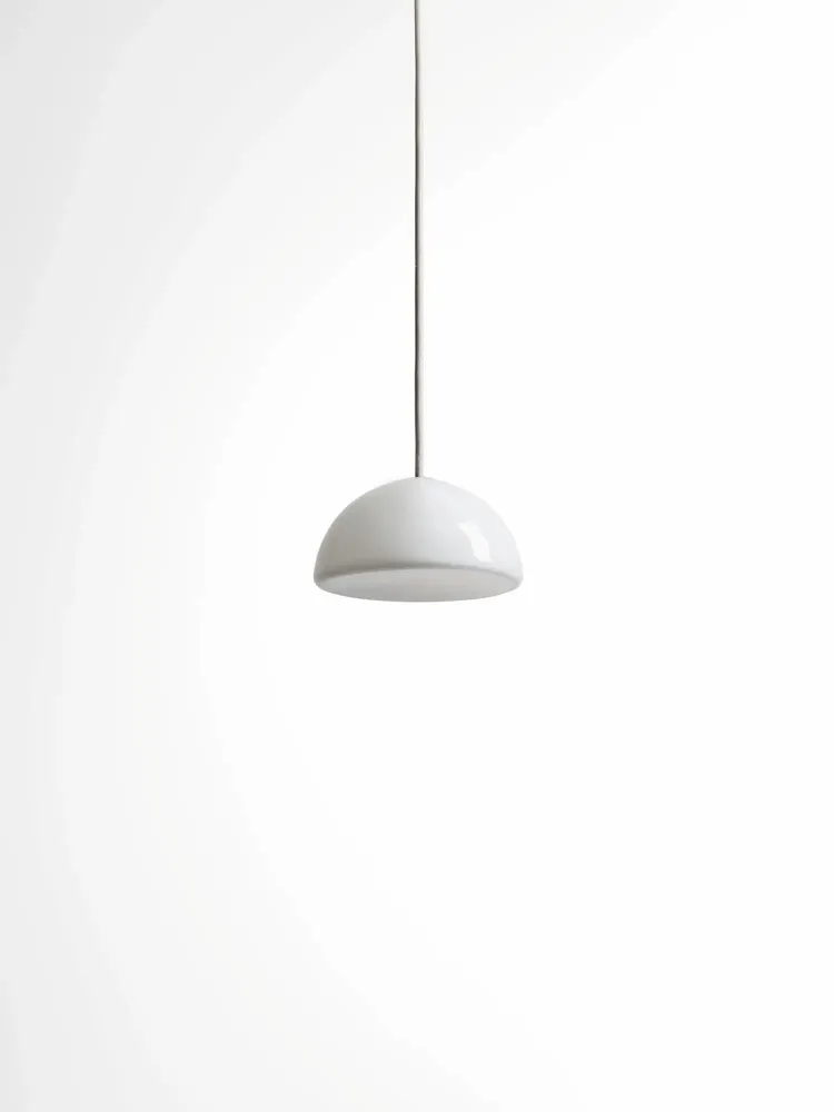 Suspensions - BULB - Petit plafonnier hémisphérique en verre avec coloré câble - MOR