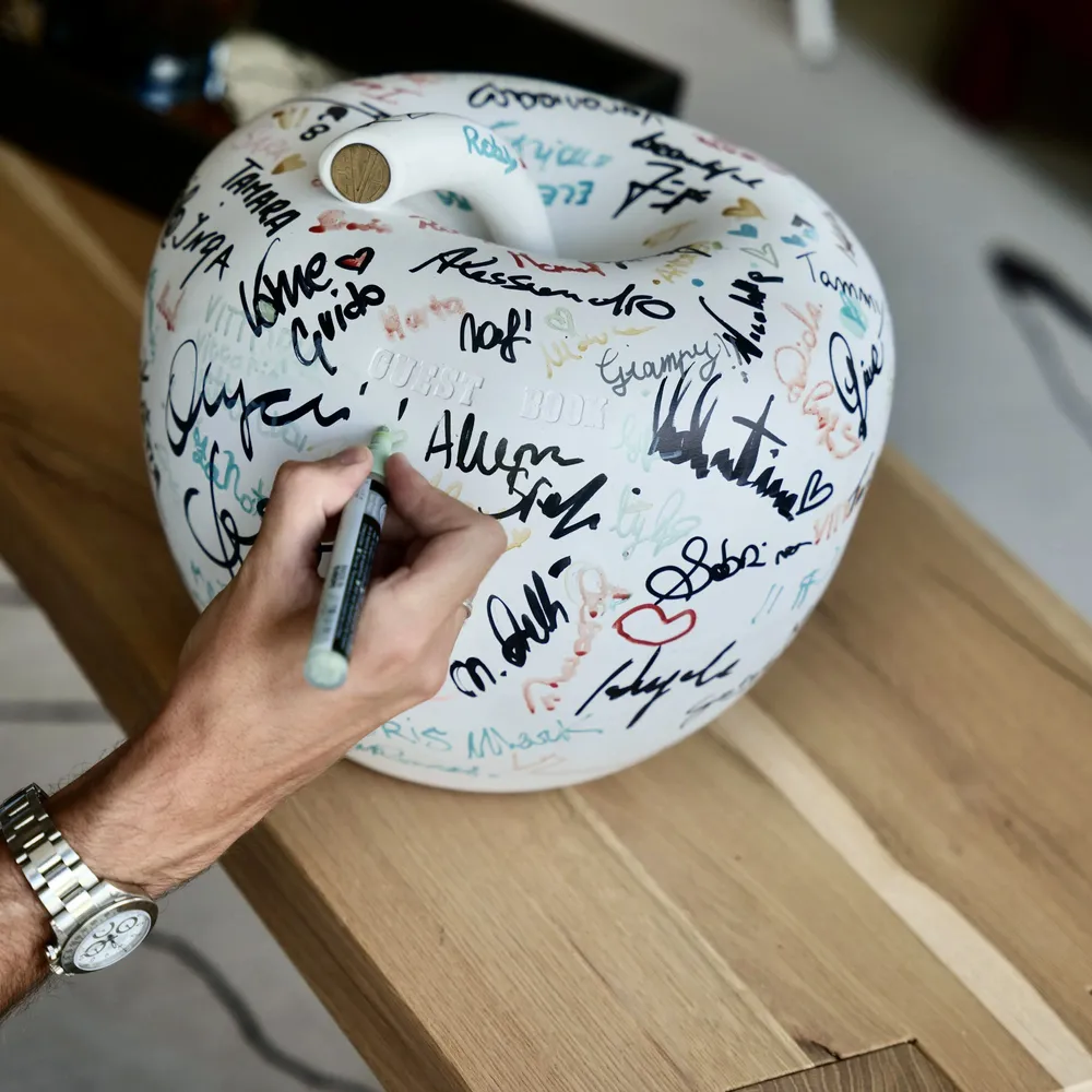 Customizable objects - EVA Guestbook - EVADESIGN