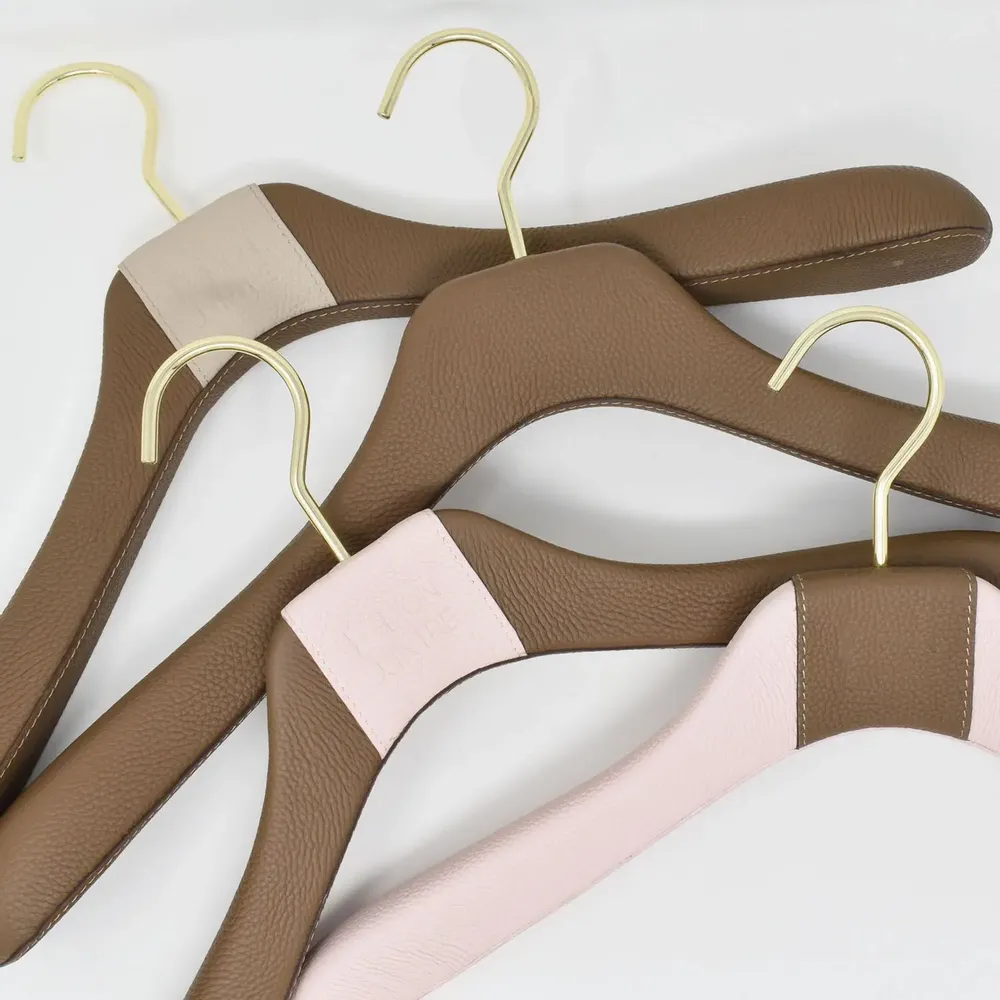 Walk-in closets - Hangers wrapped in leather, imitation leather, Linen or Alcantara - MON CINTRE