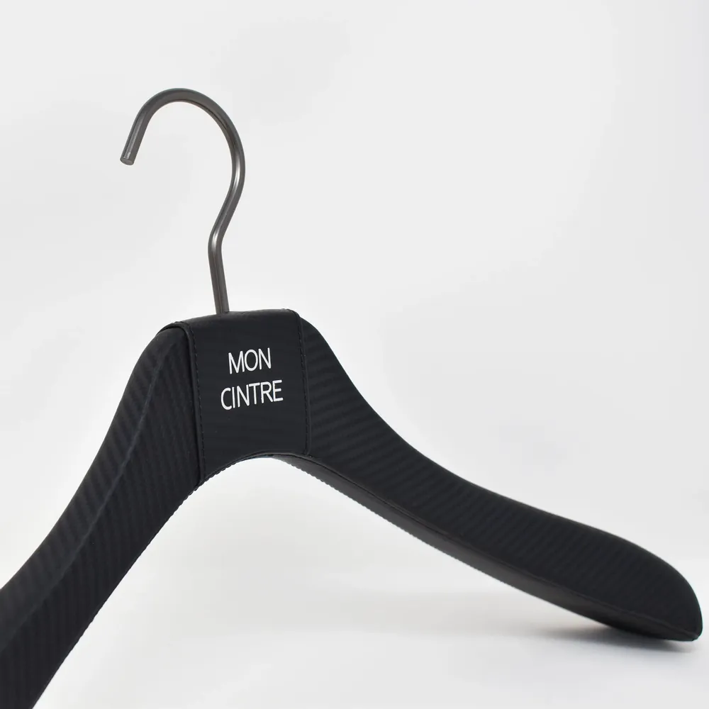 Walk-in closets - Hangers wrapped in leather, imitation leather, Linen or Alcantara - MON CINTRE