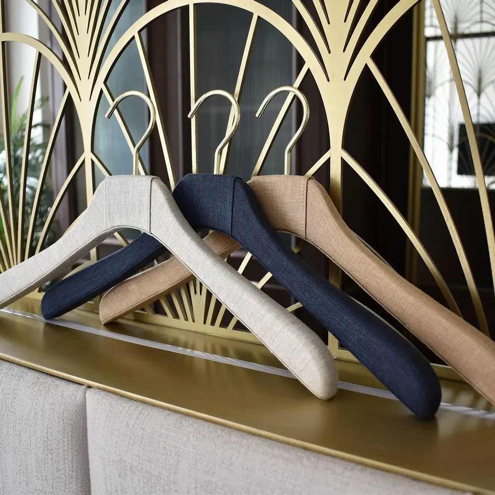 Walk-in closets - Hangers wrapped in leather, imitation leather, Linen or Alcantara - MON CINTRE