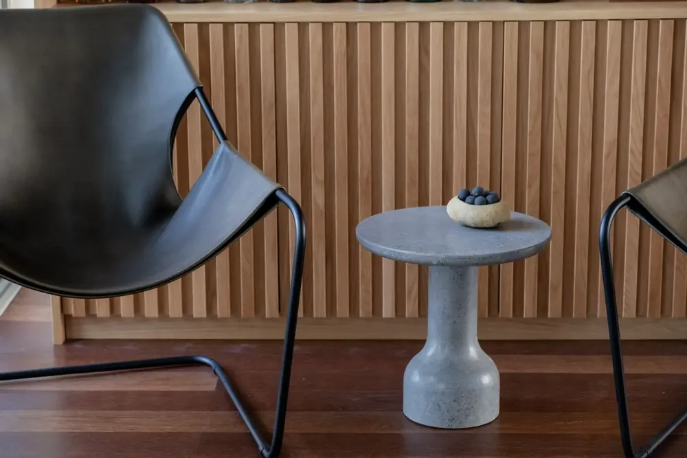 Tables basses - PESO — Table d'appoint ronde en pierre calcaire, taille moyenne - MOR