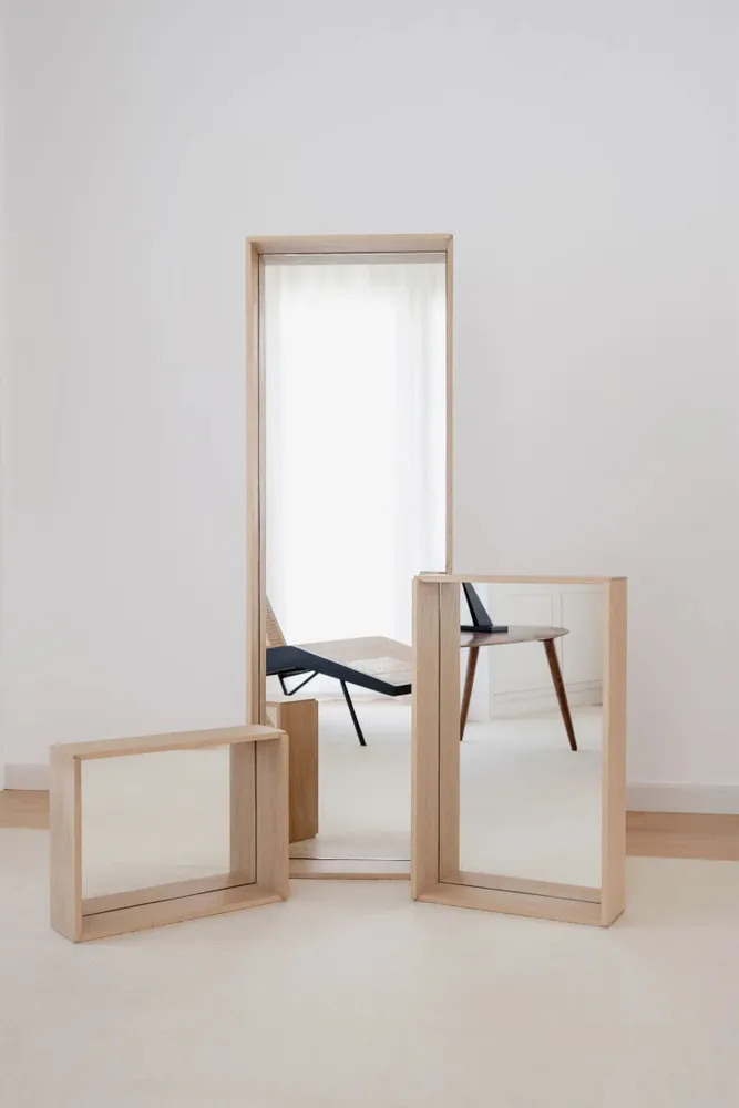 Miroirs - CAMPO — Miroir mural minimaliste en bois de frêne, taille moyenne - MOR