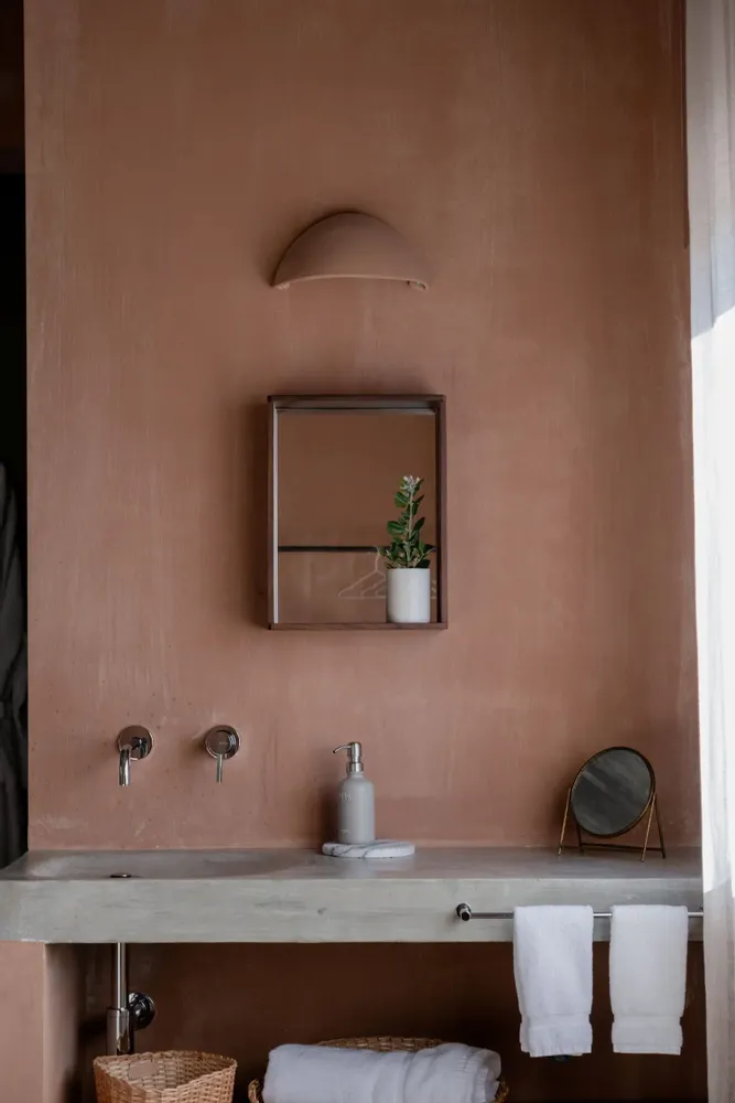 Miroirs - CAMPO — Miroir mural minimaliste en bois de noyer, petit - MOR