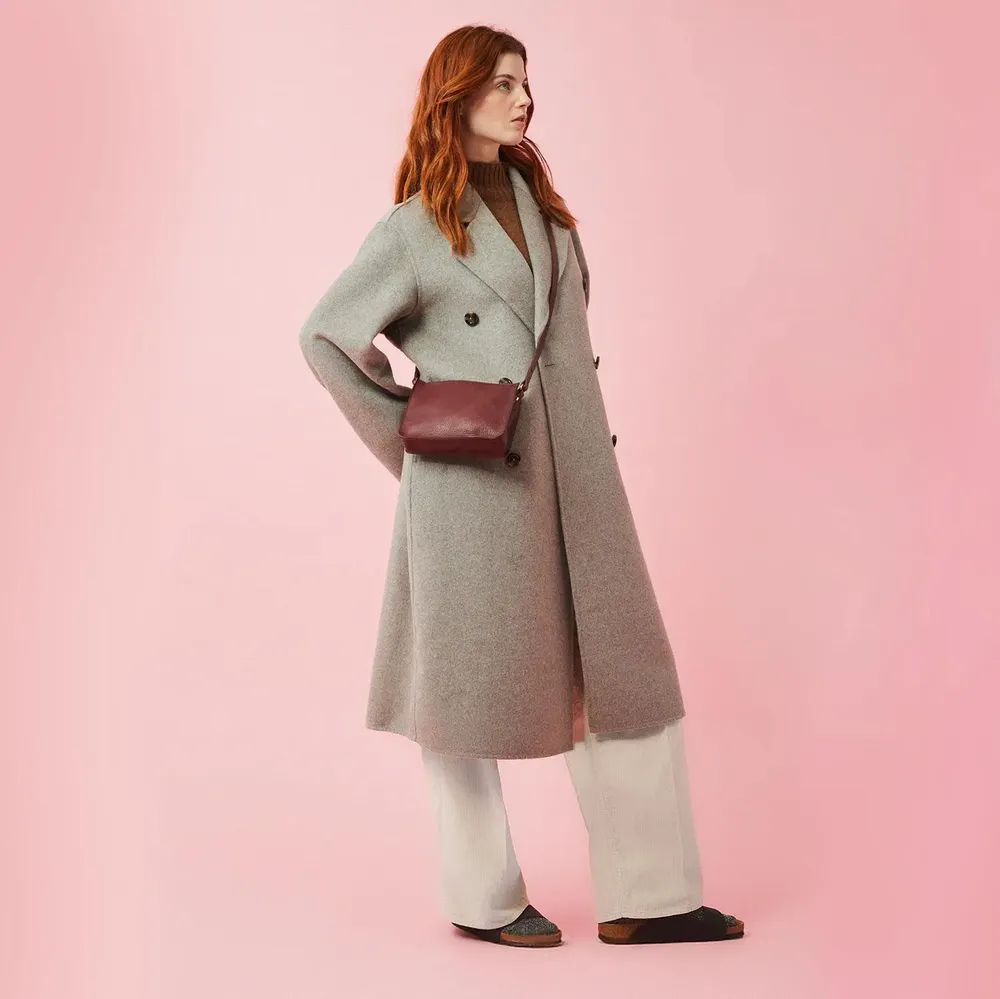 Sacs et cabas - Sparrow - Petit sac à bandoulière en cuir en merlot grainé - MIMI BERRY