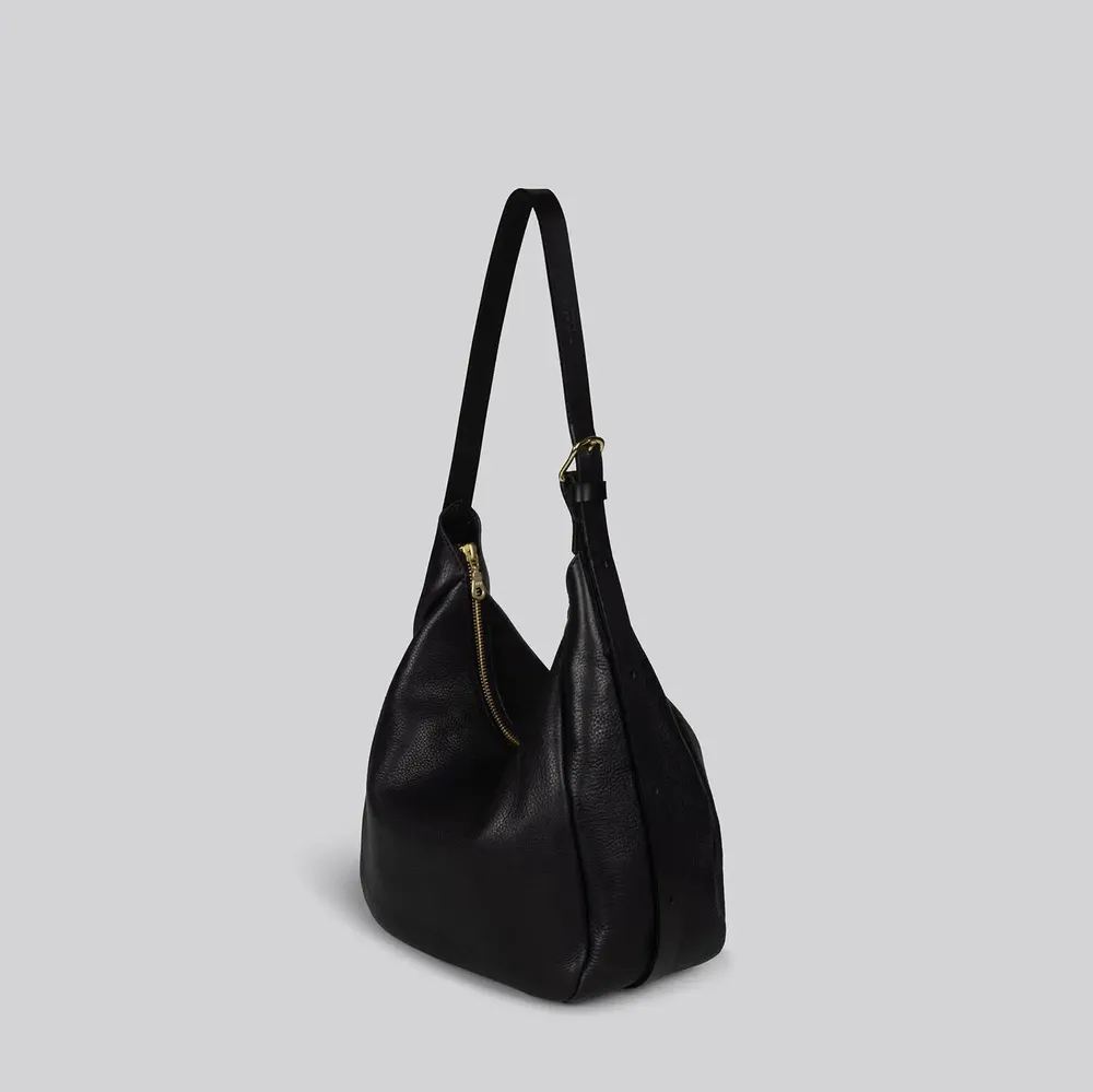 Sacs et cabas - Wilma - Sac à bandoulière en cuir de taille moyenne en noir grainé - MIMI BERRY