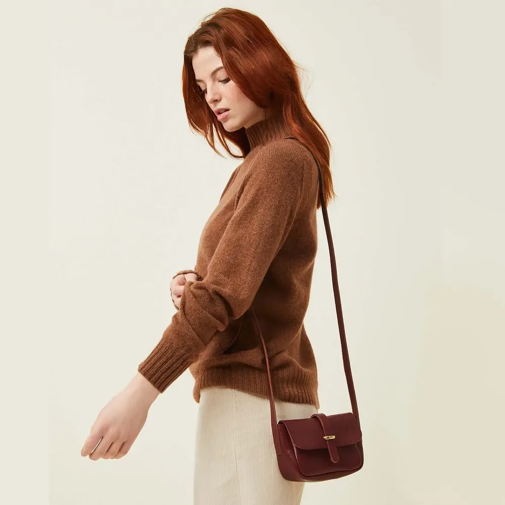 Sacs et cabas - Wren - Mini sac à bandoulière en cuir en merlot grainé - MIMI BERRY