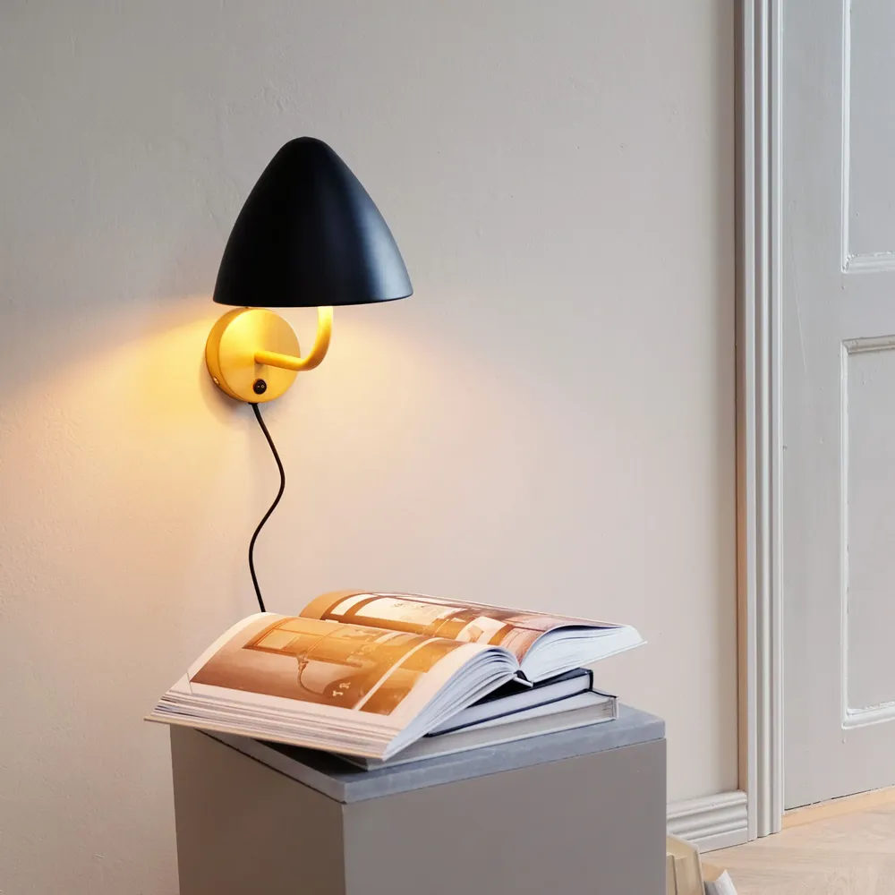 Wall lamps - OULU Wall lamp black - brass - DYBERG LARSEN