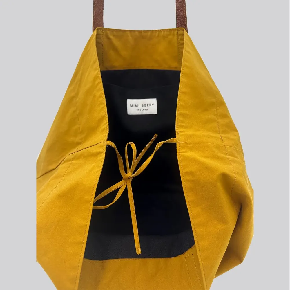 Sacs et cabas - Jenny Tote - Grand sac fourre-tout en coton ciré vert clair - MIMI BERRY