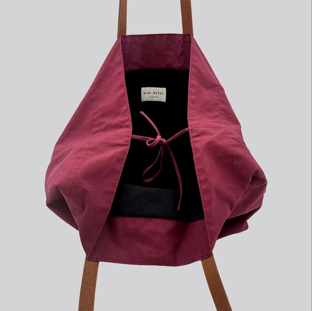 Sacs et cabas - Jenny Tote - Grand sac fourre-tout en coton ciré bordeaux - MIMI BERRY