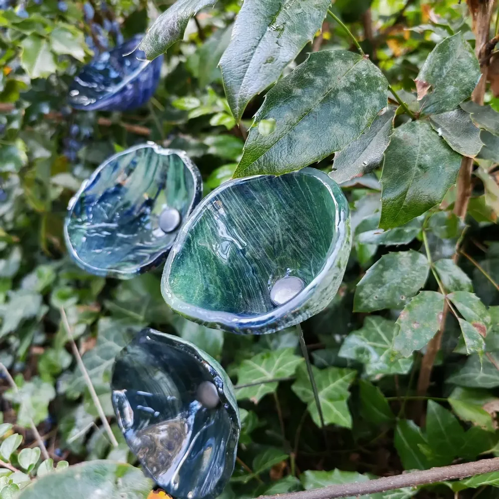 Décorations florales - Calla Lilly en verre de taille moyenne pour l'extérieur en vert-D.Blue - CARNEOL GLASS