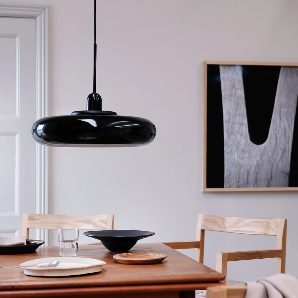 Suspensions - Pendentif Planet noir brillant avec suspension noire - DYBERG LARSEN