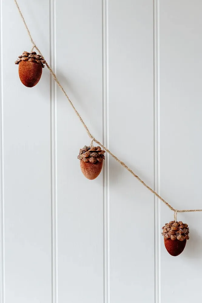 Guirlandes et boules de Noël - Acorn Garland - WE LOVE SEASONS