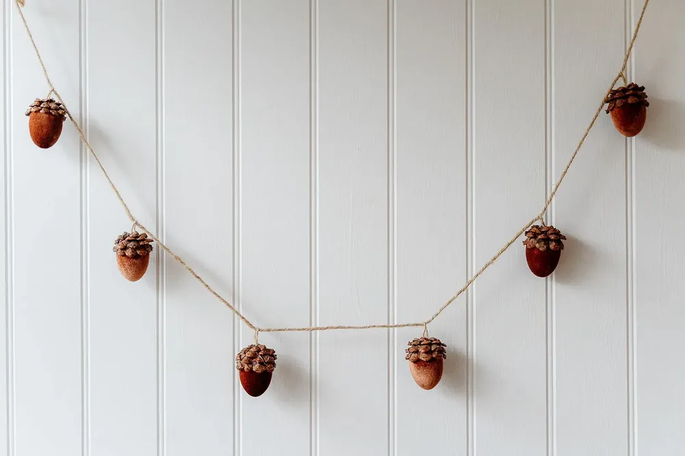 Guirlandes et boules de Noël - Acorn Garland - WE LOVE SEASONS