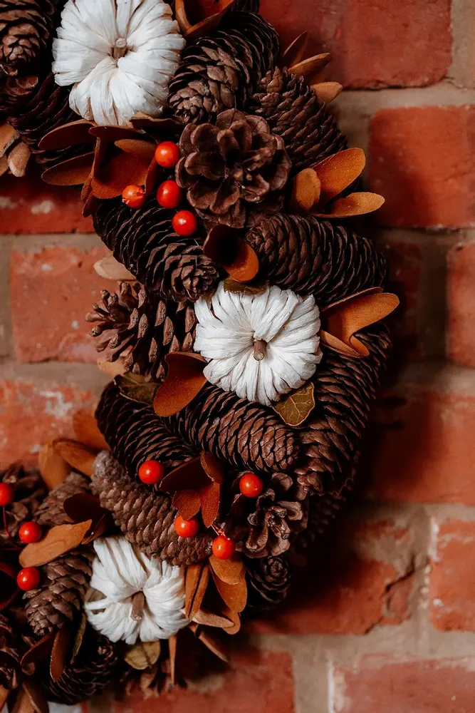 Objets de décoration - Couronne de citrouilles marron et orange en bois - WE LOVE SEASONS