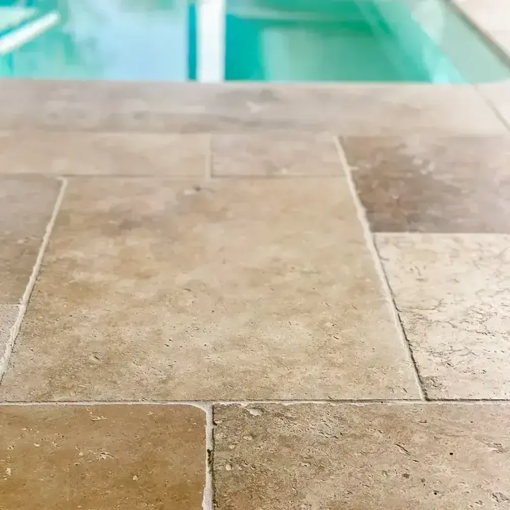 Crockery - Second choice travertine tiles (natural) - Opus: 4 sizes, 1.2 cm - LIGERIO