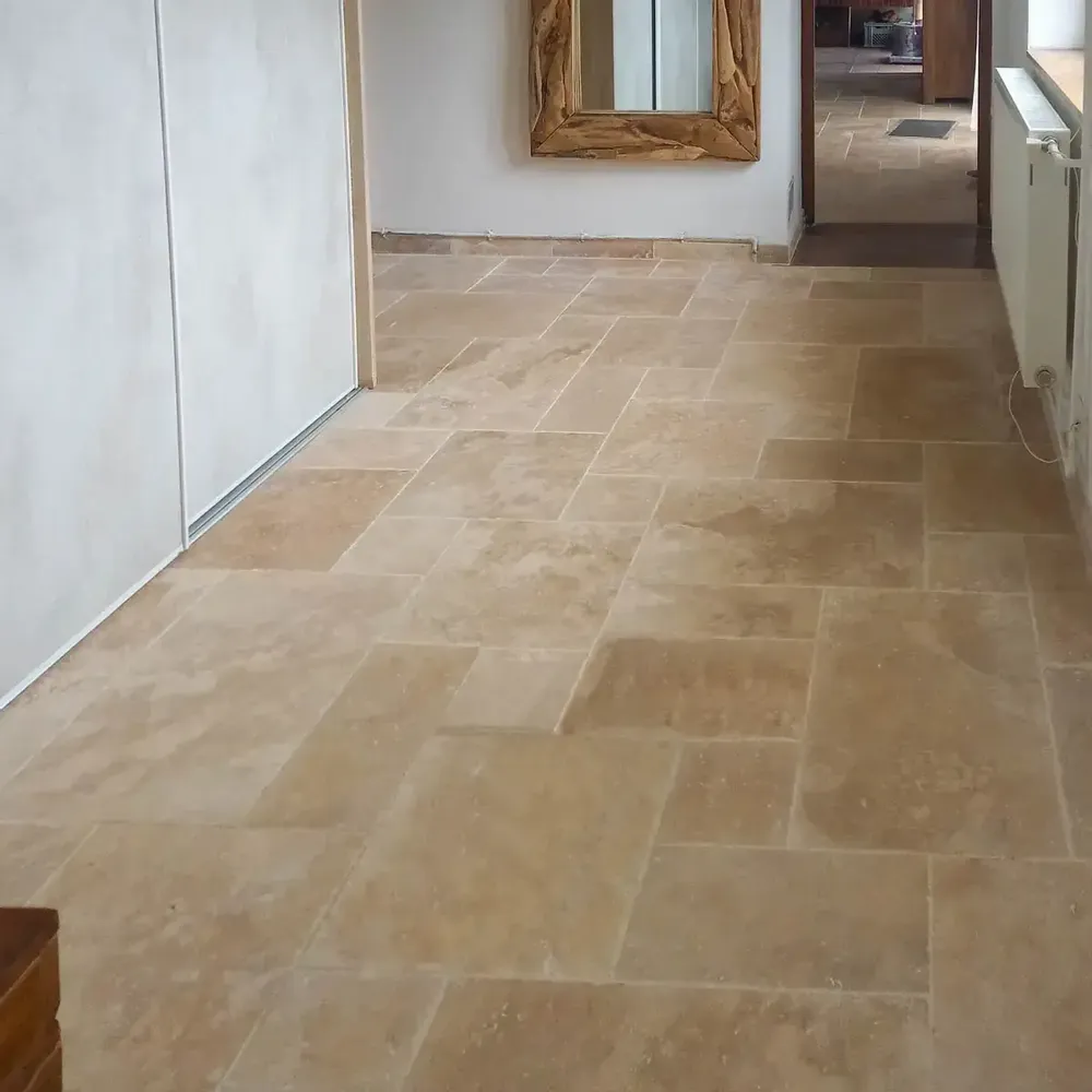 Indoor floor coverings - Premium lightweight travertine tiles - Opus: 4 sizes, 1.2 cm - LIGERIO