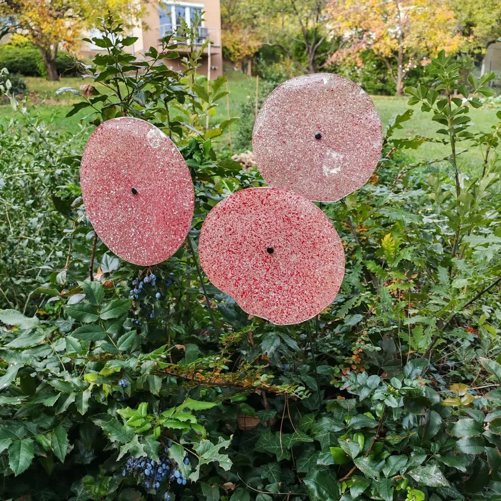 Floral decoration - Large size glass flower for outdoor use in transparent, white, red colour with 1 meter stainless steel stem - CARNEOL GLASS